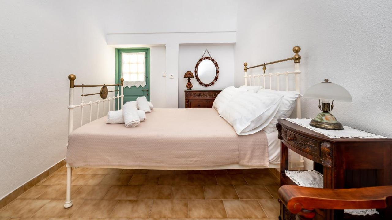 Authentic Santorinian Home Experience Firá Buitenkant foto